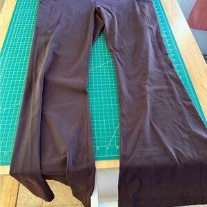 Fabletics Women’s Plum Flare leggings